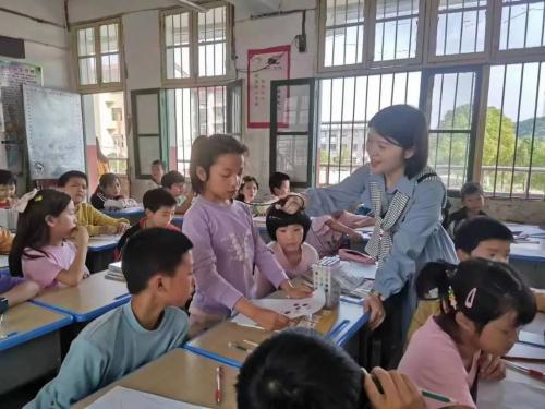 衡陽幼兒師專小教系學(xué)生暑假社會實踐心理調(diào)研報告喜獲省一等獎