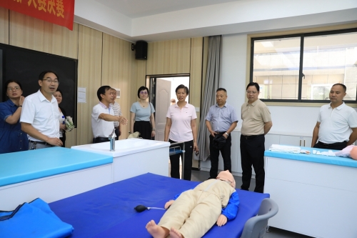 衡陽市人大常委會副主任謝明芳率隊來我校調(diào)研