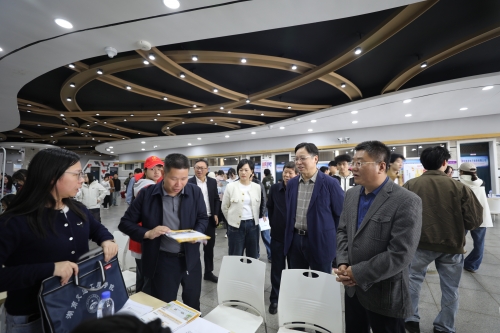 職贏未來 藝路同行 ——我校舉辦2024年音樂、舞蹈和服裝專業(yè)專場招聘會