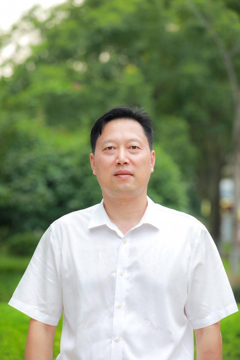 屈清華.jpg