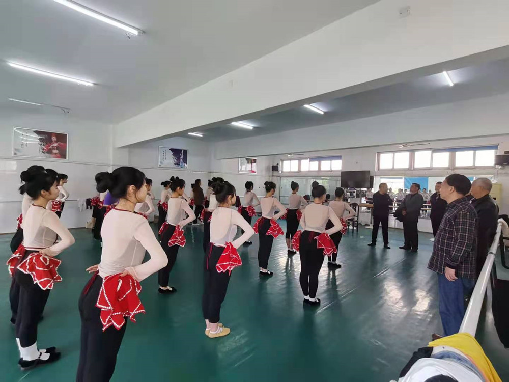 衡陽幼高專舉行離退休總支、支部委員聯(lián)席會(huì)議