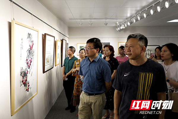 【紅網(wǎng)】“藝心向黨，逐夢向上” 衡陽幼高專舉辦美術(shù)作品展