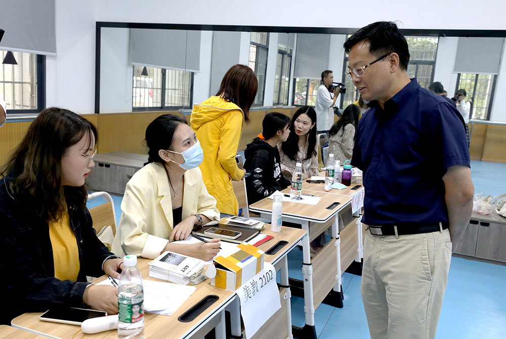 金秋十月，溫情迎新——衡陽(yáng)幼高專喜迎2021級(jí)高招大專新生