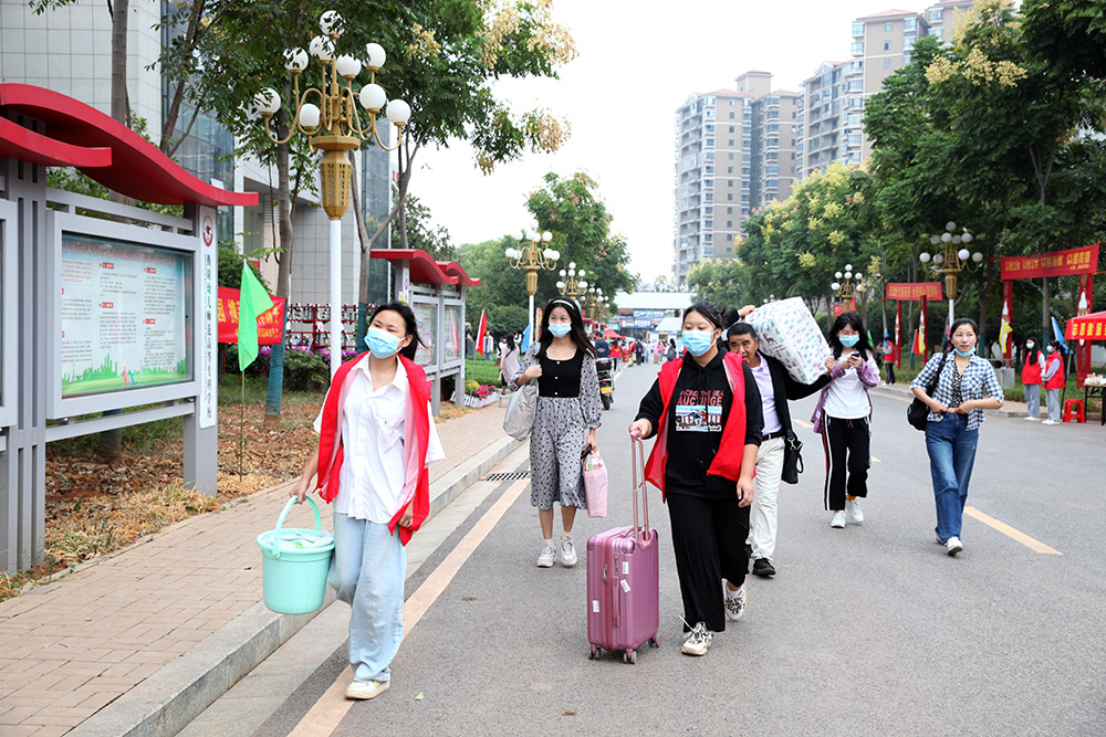 金秋十月，溫情迎新——衡陽(yáng)幼高專喜迎2021級(jí)高招大專新生