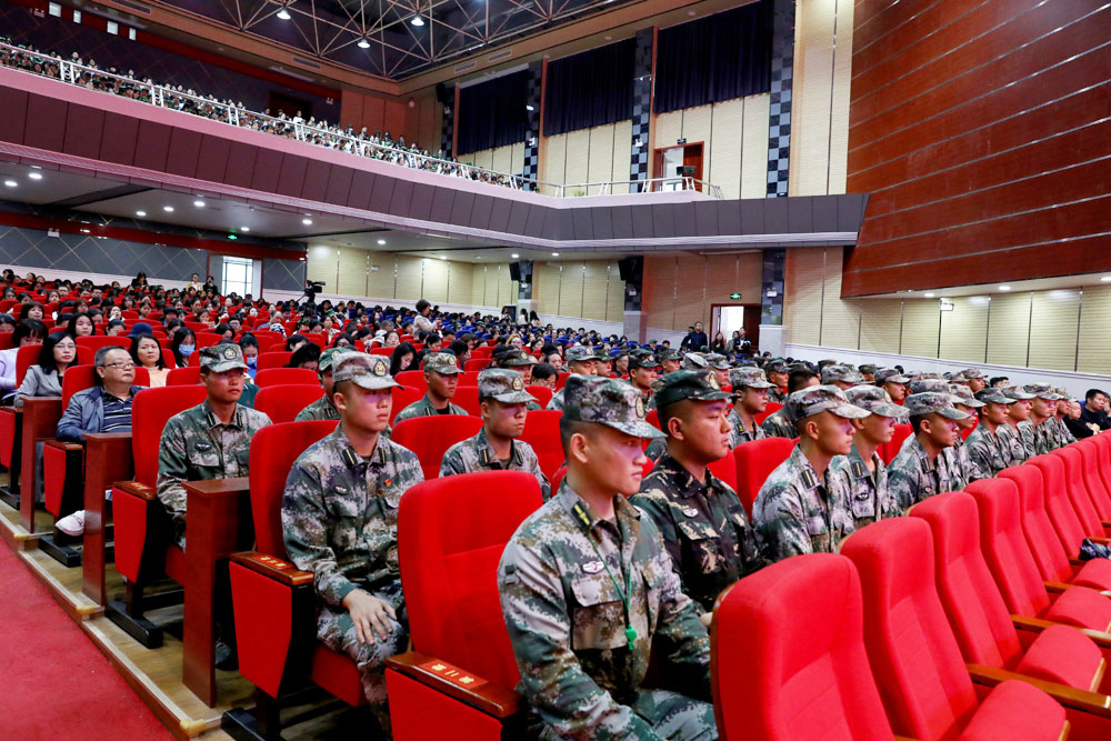 衡陽(yáng)幼高專(zhuān)舉行2021年秋季開(kāi)學(xué)典禮暨新生軍訓(xùn)動(dòng)員大會(huì)