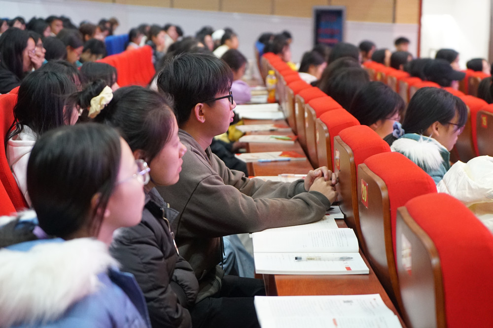 衡陽(yáng)幼高專(zhuān)舉辦業(yè)余黨校第3期入黨啟蒙教育培訓(xùn)