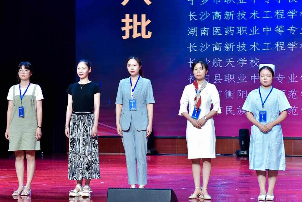 披荊斬棘不畏難，乘風(fēng)破浪辟新局：2021年師生競賽復(fù)盤