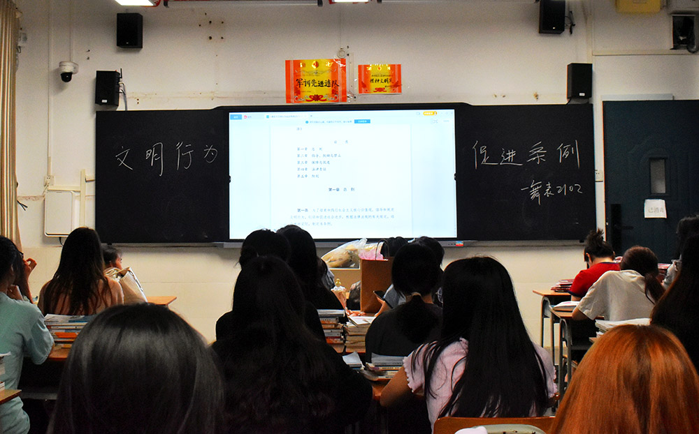 衡陽幼兒師范高等?？茖W校開展學習宣傳《衡陽市文明行為促進條例》活動