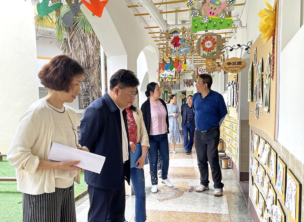 衡陽(yáng)幼師：書(shū)記校長(zhǎng)率隊(duì)走訪(fǎng)園企促就業(yè)