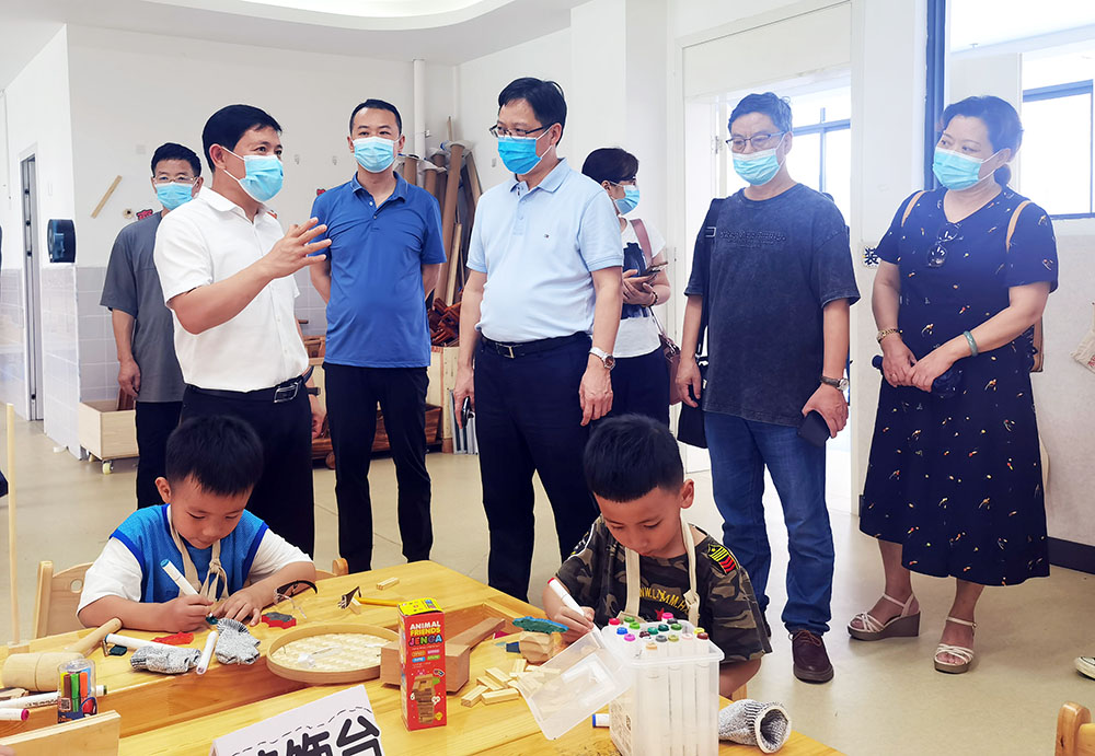 我校赴湖南一師、銅仁幼?？疾旖M成員 學(xué)習(xí)心得摘要