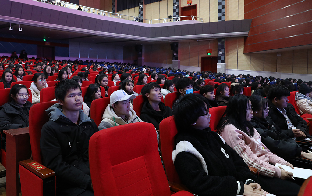 后疫情時代，為健康護航 ——校黨委書記李來清講授“開學第一課”
