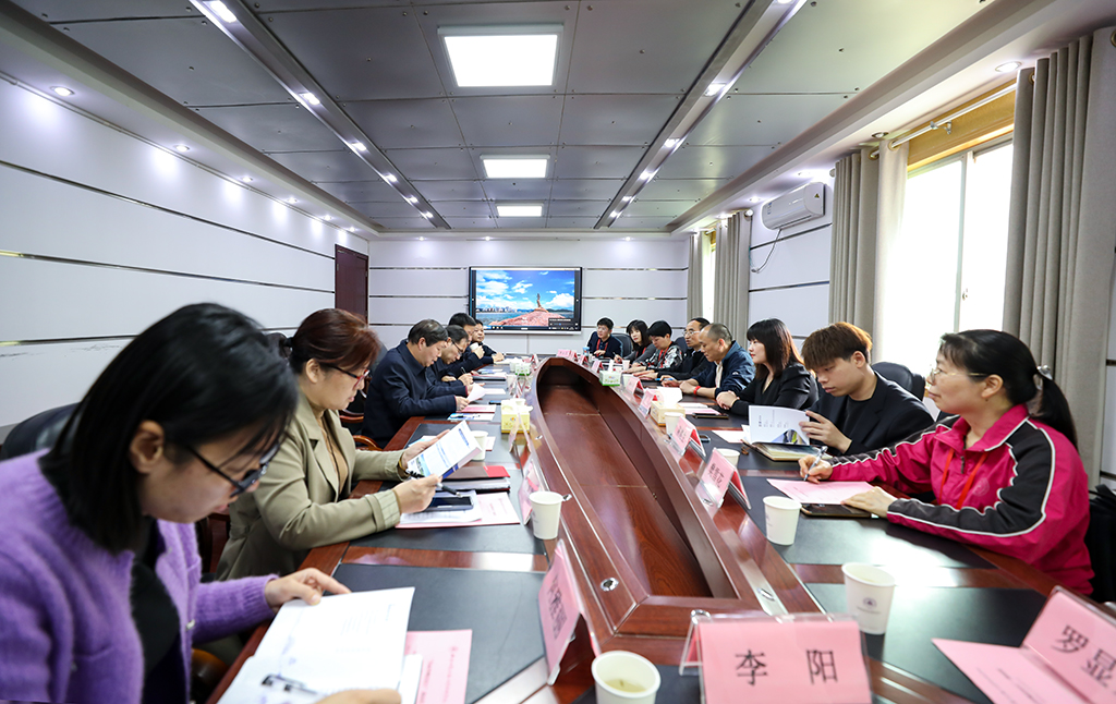 珠海市香洲區(qū)人社部門、區(qū)屬重點(diǎn)企業(yè)負(fù)責(zé)人代表團(tuán)來我校調(diào)研交流