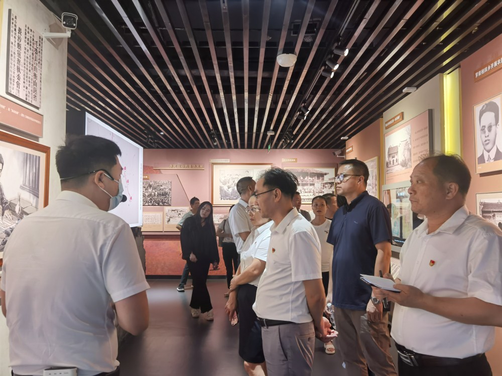 重溫黨史，強化主題教育感染力 ——機關(guān)第五黨支部開展主題黨日活動